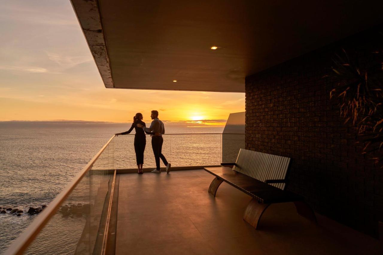 Saccharum - Resort And Spa - Savoy Signature Calheta  Exterior photo Sunset at the Sky Bar