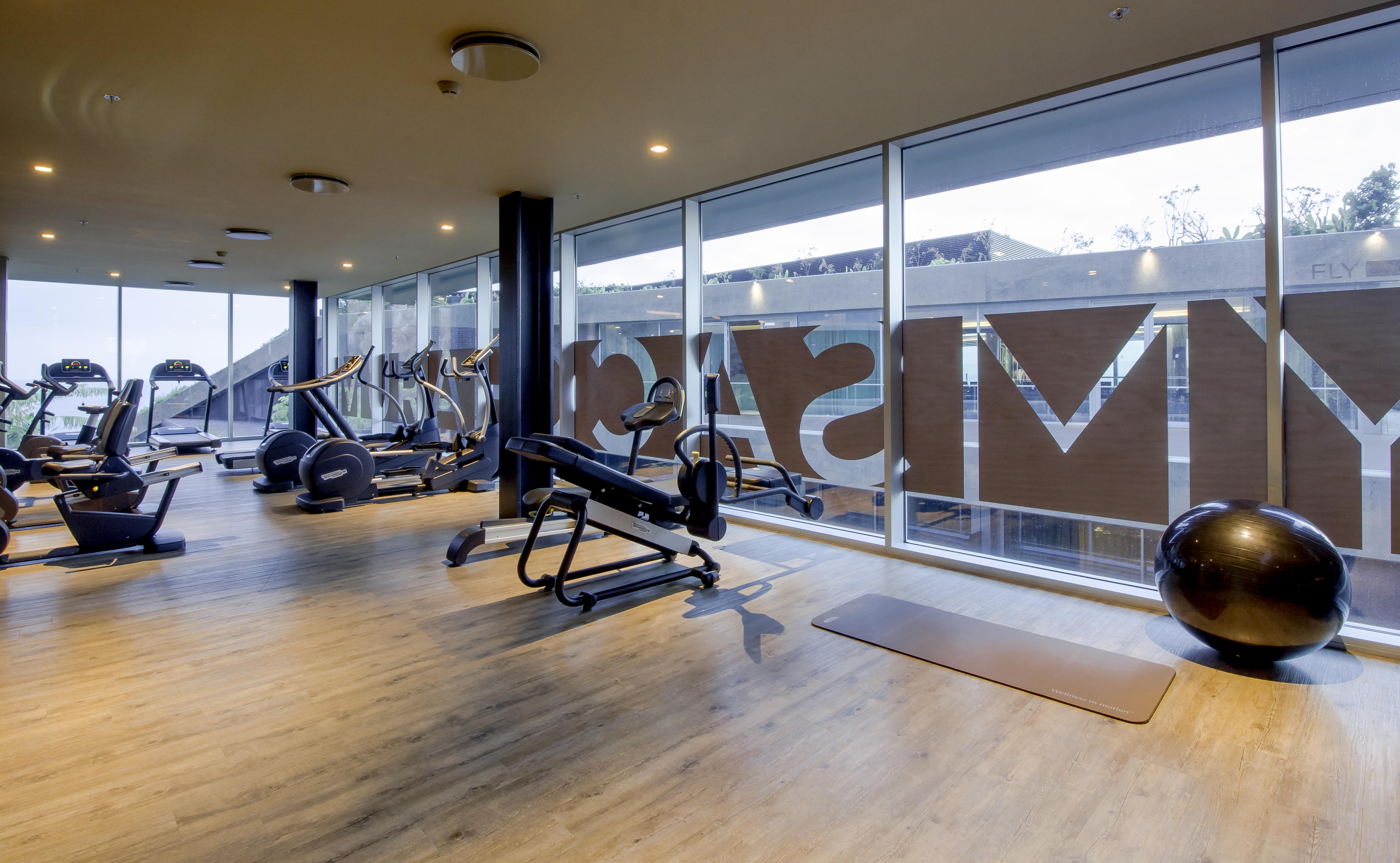 Saccharum - Resort And Spa - Savoy Signature Calheta  Exterior photo The gym at the MÖVENPICK Hotel in Basel, Switzerland