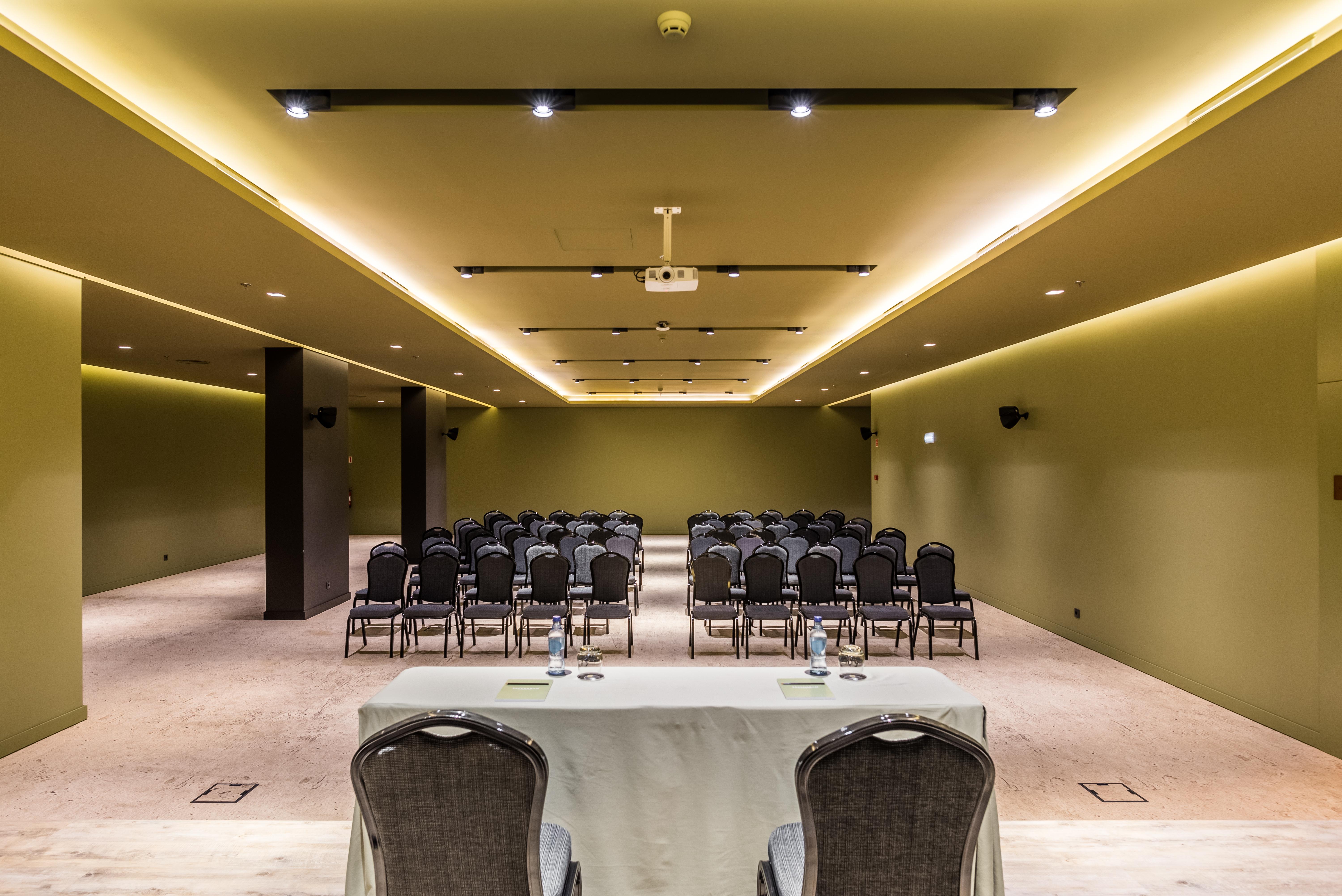 Saccharum - Resort And Spa - Savoy Signature Calheta  Exterior photo Meeting room