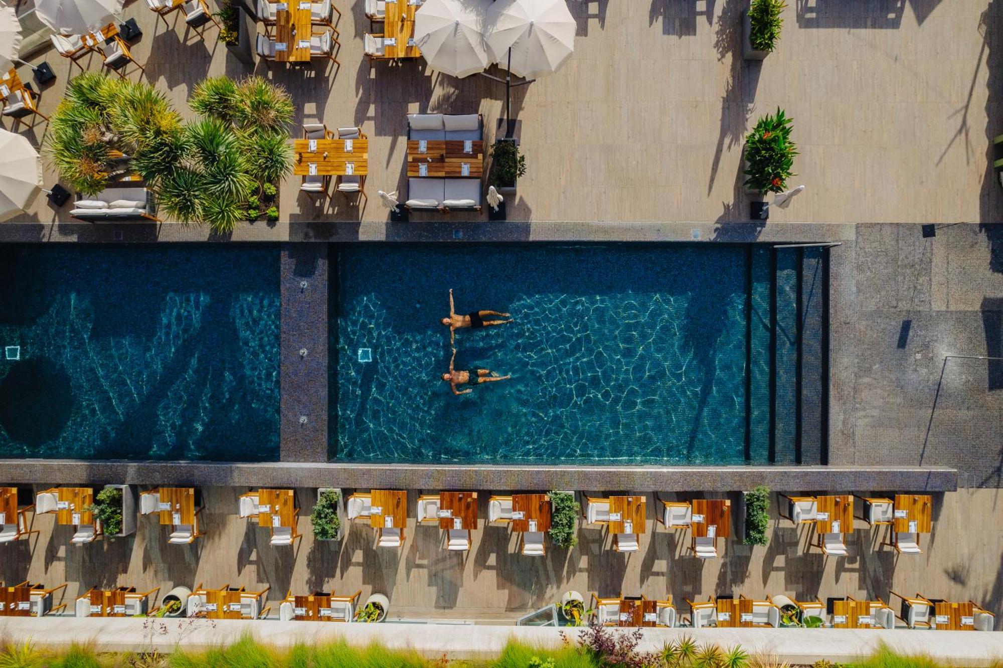 Saccharum - Resort And Spa - Savoy Signature Calheta  Exterior photo The pool at the 1011 Hotel